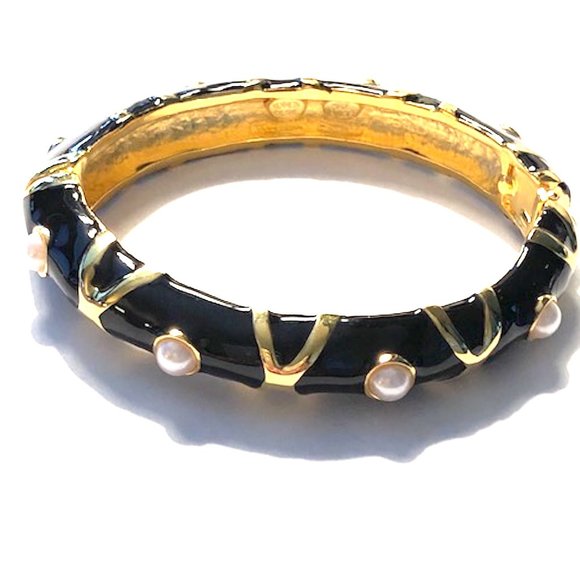 KENNETH JAY LANE, WHITE & BLACK TWO TONE ENAMEL BANGLES - Picture 7 of 10